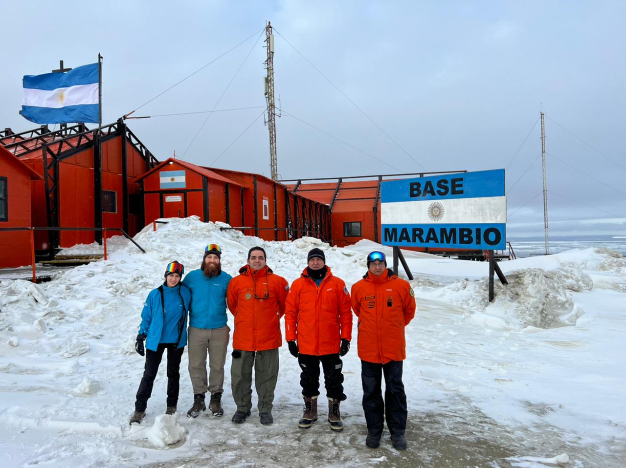 Secretario Carmona en la Base Marambio en el inicio de la Pre-Campaña Antártica de Verano