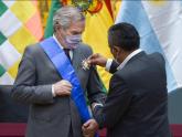 Condecoración a Felipe Solá
