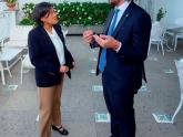 Cafiero con Katherine Tai