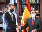 Canciller Cafiero con su par de España, José Manuel Albares