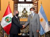 Vicecanciller Pablo Tettamanti y su par de Perú, Luis Chávez Basagoitia 