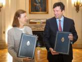 Firma del Convenio entre la Cancillería y el CARI
