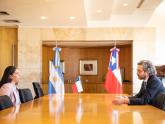 Cafiero y la nueva embajadora de Chile