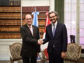 Cafiero y el canciller peruano, César Landa Arroyo