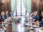 Malvinas: Cafiero y la Cruz Roja confirmaron la continuidad del trabajo de identificación de los soldados argentinos caídos en l