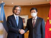 Cafiero se reunió con el embajador Zou Xiaoli