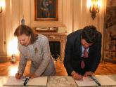 Firma del Convenio entre la Cancillería y el CARI