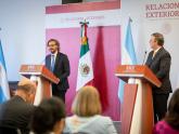Cafiero y Ebrard en México