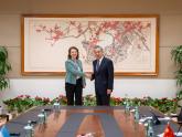 Mondino with his Chinese counterpart