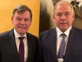El Canciller Werthein y el líder del bloque parlamentario de CDU, Johann Wadephul en la 61º Conferencia de Seguridad en Munich