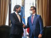 Canciller argentino Santiago Cafiero y su par venezolano Félix Plasencia