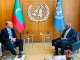 Secretario Guillermo Carmona y Abdulla Shahid, Presidente del 76to período de sesiones de la AGNU