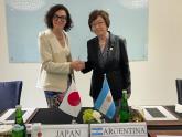 Secretaria Cecilia Todesca Bocco y viceministra de Economía, Comercio e Industria de Japón Ota Fusae