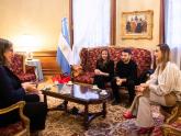 Paula Vázquez con autoridades del FICER