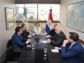 Fuks con encargado de Negocios de Paraguay