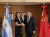 La Canciller Diana Monino y el Embajador Wang Wei