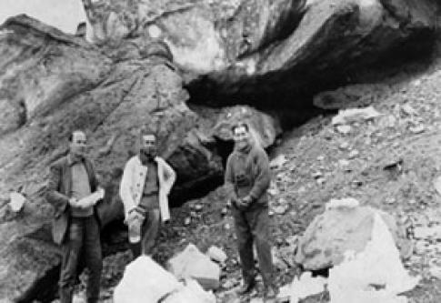 Científicos argentinos en el fiordo Morena, Georgias del Sur, 1924