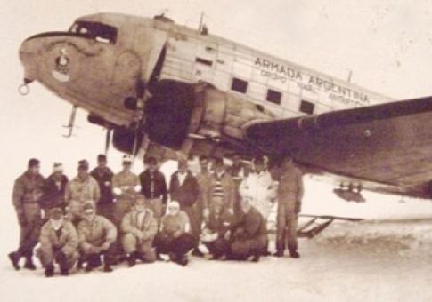 Expedición polar de la Aviación Naval Argentina en 1961/2.