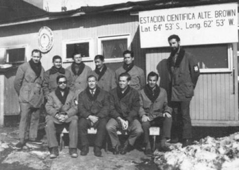 Primera dotación científica de la Estación Científica Alte. Brown en 1965