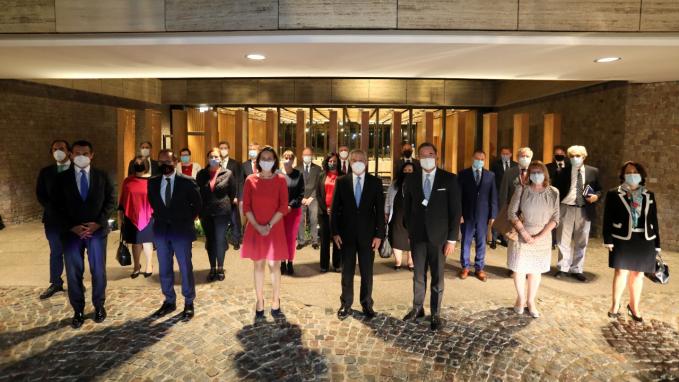 Solá con embajadores de la UE