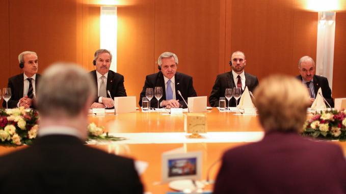 Solá acompañó al Presidente en su gira europea