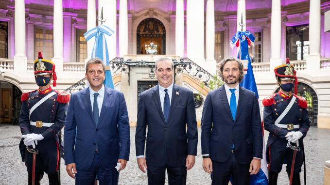Participaron funcionarios y empresarios argentinos y dominicanos