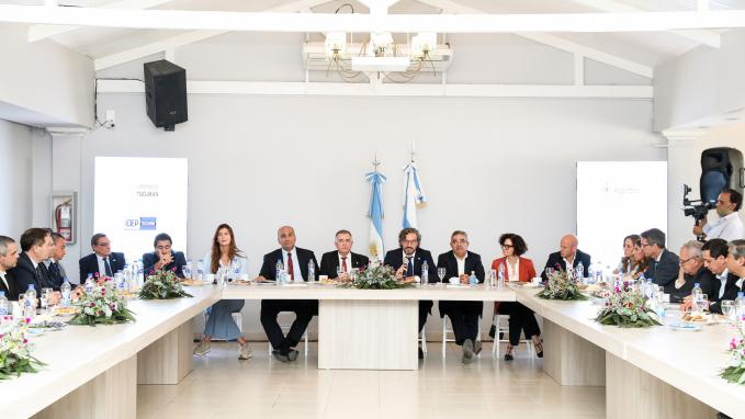 Manzur y Cafiero_Jornada de Comercio_Tucumán