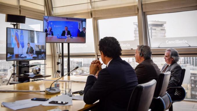 Videoconferencia con Canciller de Eslovenia