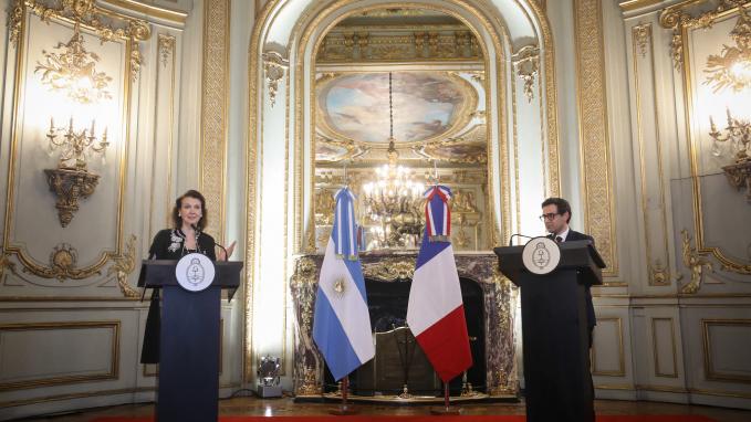 Foreign Minister Mondino and her French counterpart agree to strengthen and expand bilateral relations