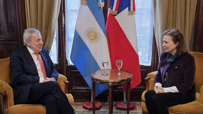 Canciller Diana Mondino, y su contraparte chilena, Alberto van Klaveren