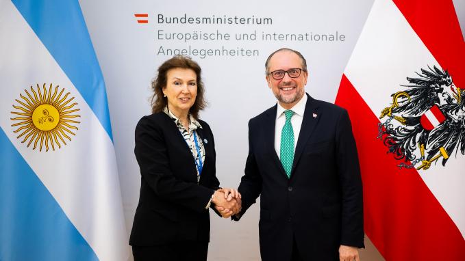 Mondino con su par de Austria, Alexander Schallenberg