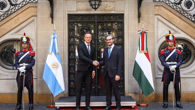 Cafiero recibió al canciller de Hungría