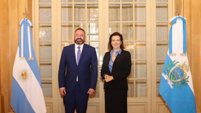 Reunión de Mondino con Luca Beccari 