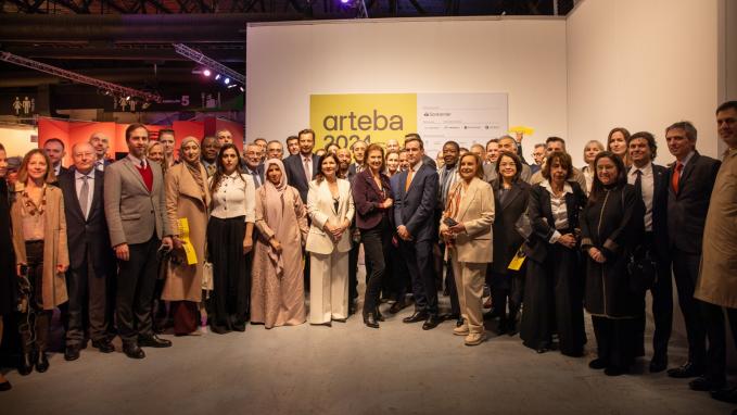 Visita guiada del cuerpo diplomático por la feria ArteBA
