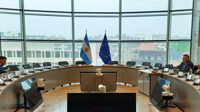Mondino mantuvo en Bruselas diversas audiencias de trabajo con autoridades de la UE