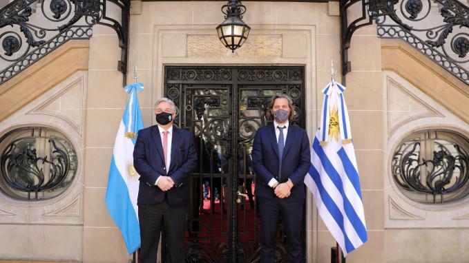Cancilleres Cafiero y Bustillo