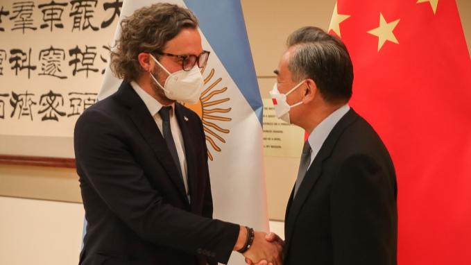 Cancilleres Santiago Cafiero y Wang Yi