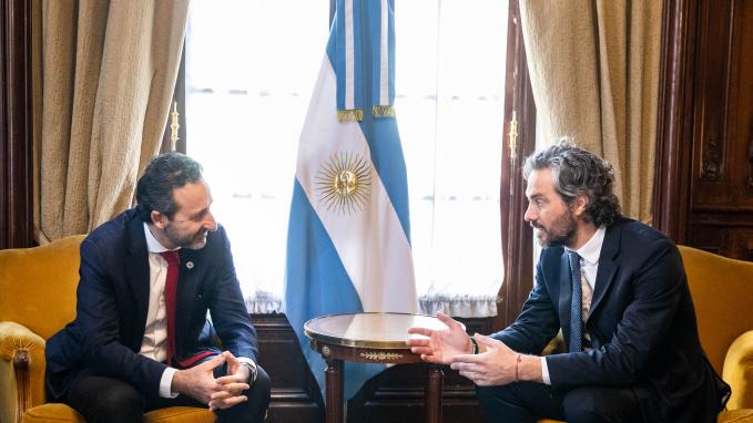 Malvinas: Cafiero y la Cruz Roja confirmaron la continuidad del trabajo de identificación de los soldados argentinos caídos en l