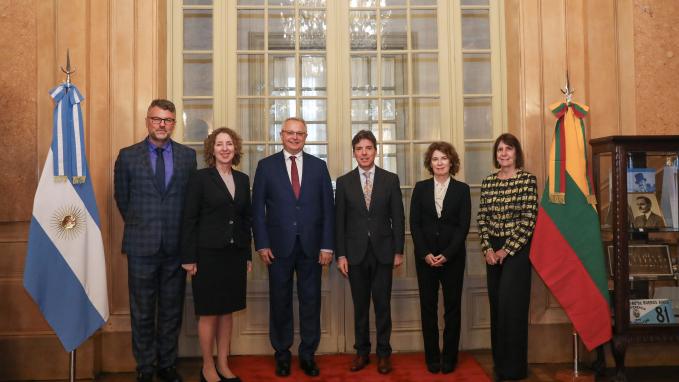 V Reunión de Consultas Políticas con la República de Lituania