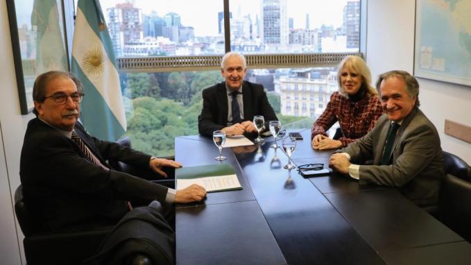 Fuks recibió a las autoridades vinculadas a la Cuenca del Plata