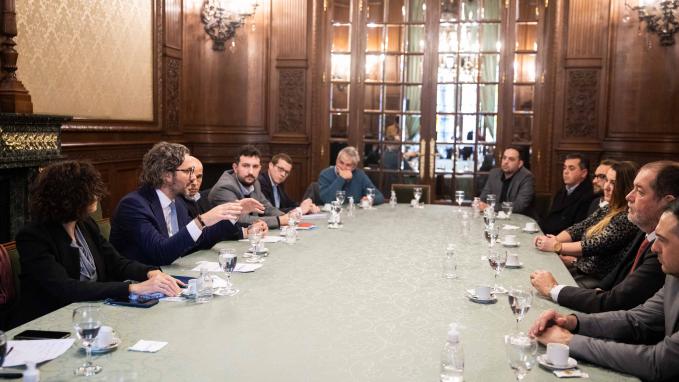 El canciller Cafiero recibió a empresas de alimentos que realizaron 850 reuniones de negocios en Brasil y Chile