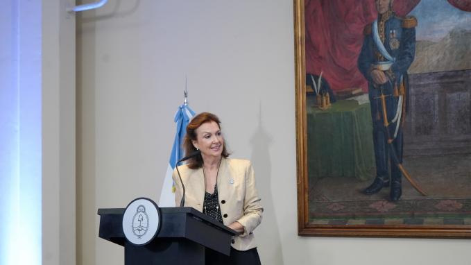 Canciller Mondino