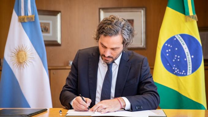 Firma de Memorando con Brasil
