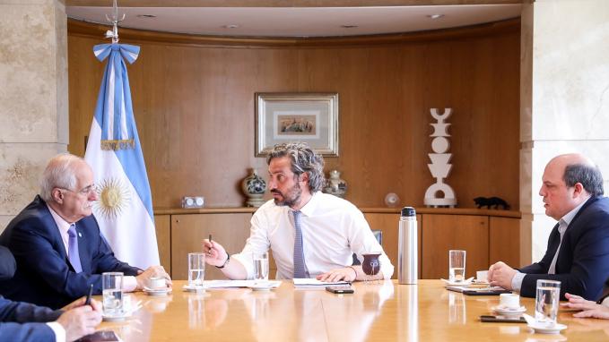 Ministros Jorge Taiana y Santiago Cafiero junto a Pablo Ceriani (Aerolíneas)