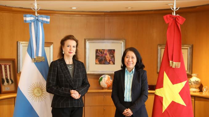 Mondino recibió a la Embajadora de Vietnam, Minh Nguyet NGO