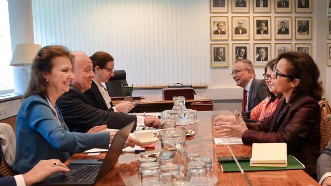 Mondino en Viena con la Secretaria General de Relaciones Exteriores de Brasil, María Laura Rocha