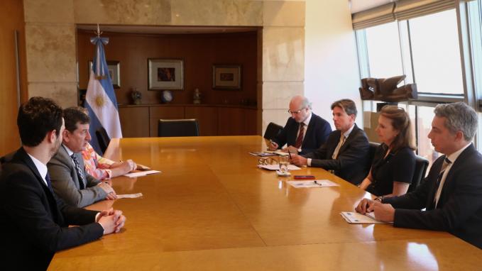 La canciller Mondino recibió al Director del Centro Wiesenthal para América Latina, Ariel Gelblung