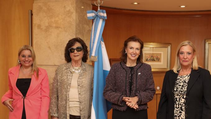 Canciller Diana Mondino con Mujeres Maritimitas
