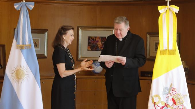 Canciller Mondino con Nuncio Apostólico, Miroslaw Adamczyk 