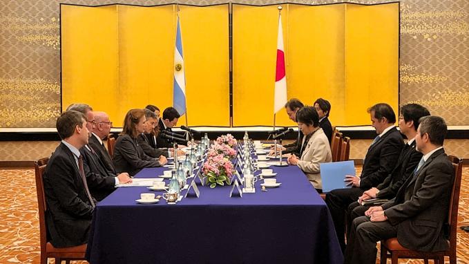Mondino met with her counterpart, Foreign Minister Yoko Kamikawa